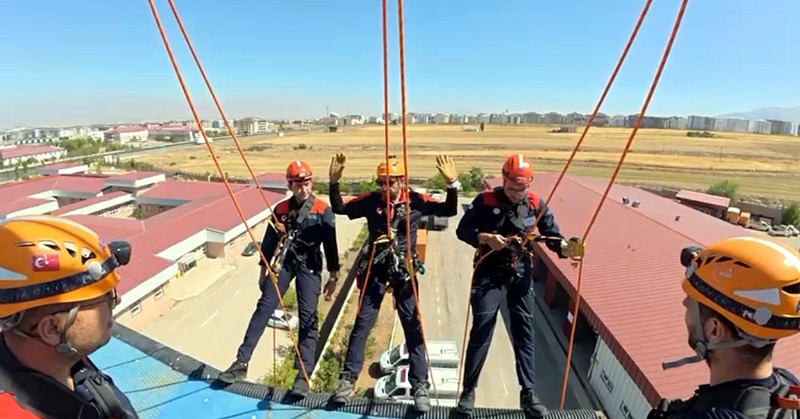 AFAD yeni personel eğitiyor