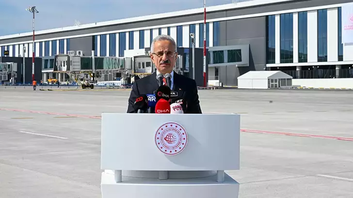 Havalimanları 28 milyona yakın yolcuya hizmet verdi