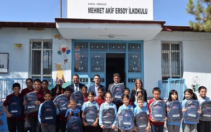 Öğrencilere kırtasiye yardımı yapıldı