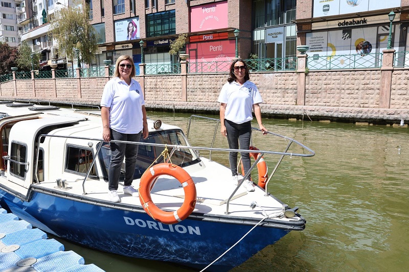 Gezi botları kadınlara emanet