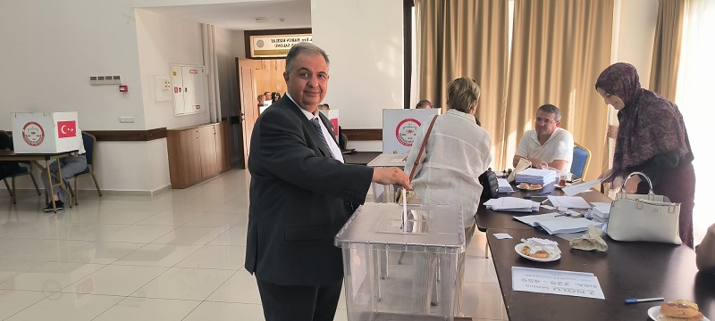 Ahmet Hakan Koru güven tazeledi