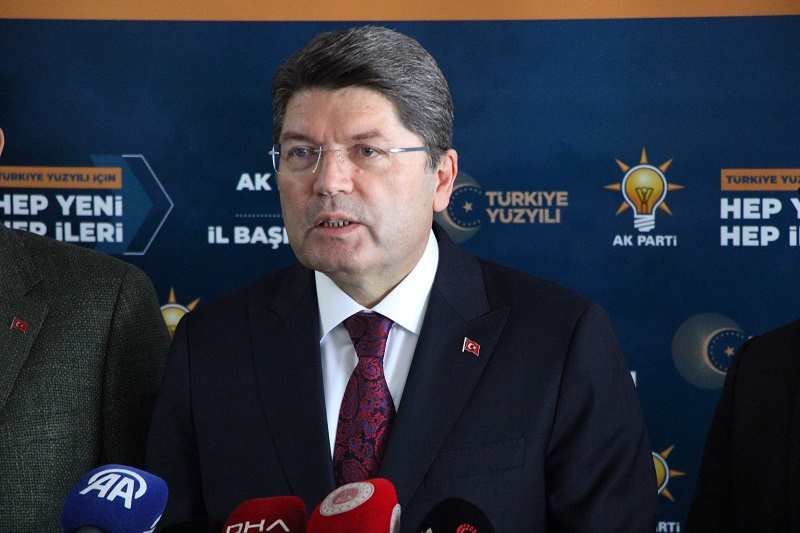 "Darbe anayasasının değişmesi lazım"