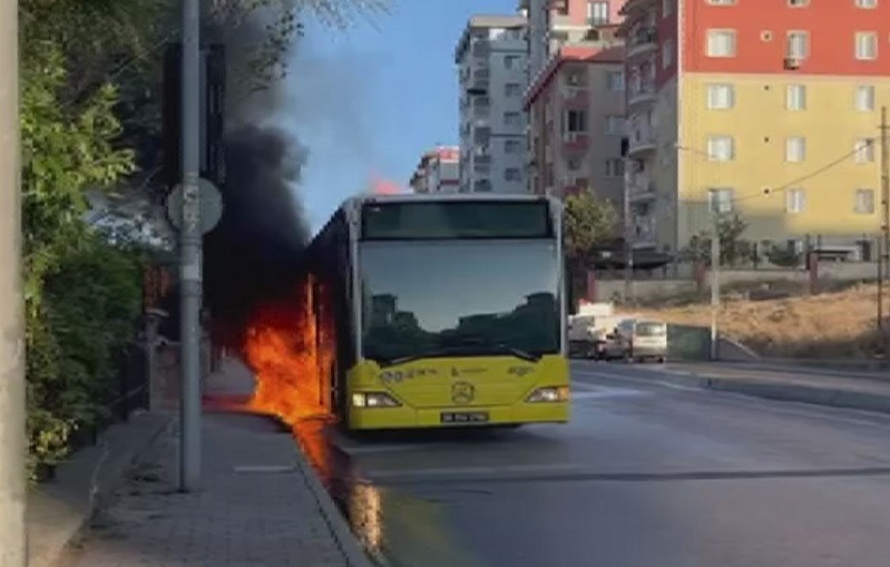 İETT otobüsü alev alev yandı