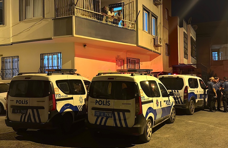'Evi cinler sardı' diyerek oğlunu öldürdü