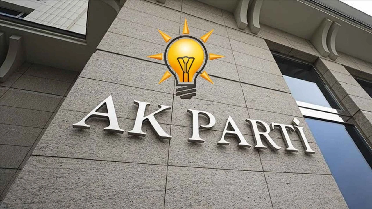 AK Parti'de 8 ilde görev değişimi