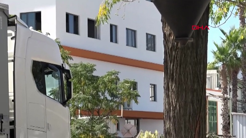 Ayrıldığı fabrikayı bastı