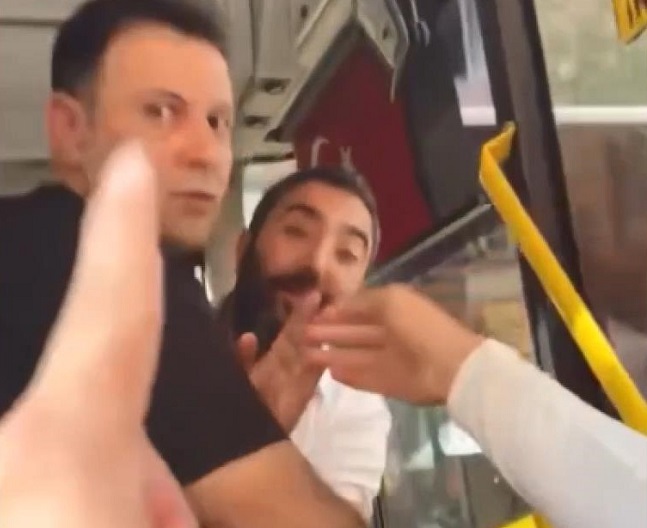 İETT otobüsünde karekod kavgası