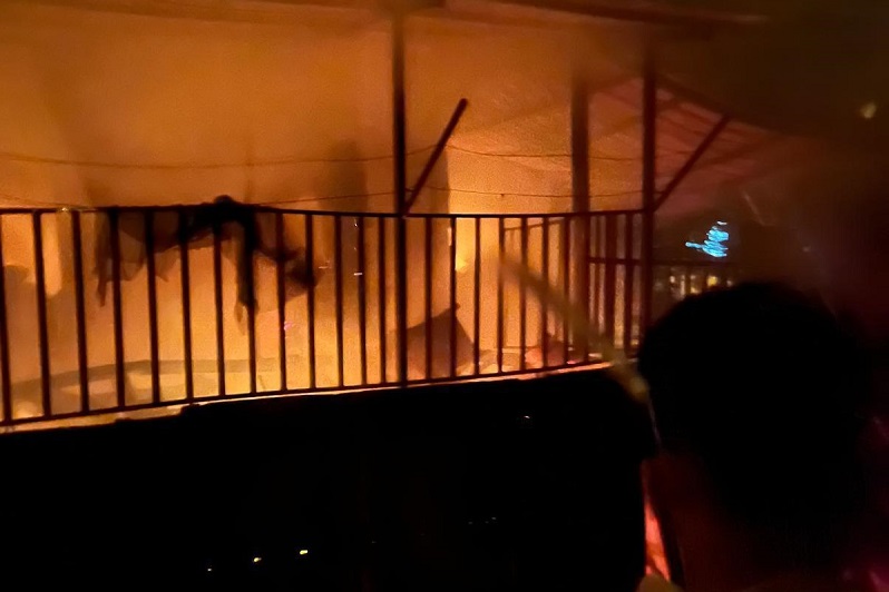 Yangında babaanne ile torunu öldü