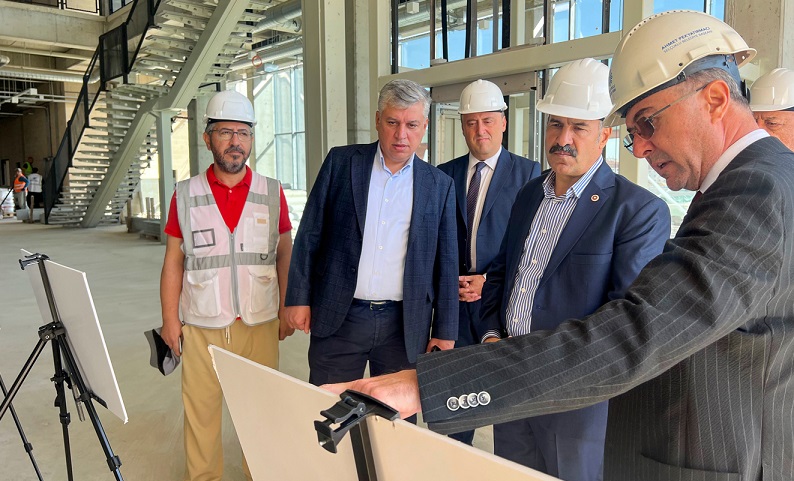 “Geleceğe güçlü adımlarla yürüyoruz”