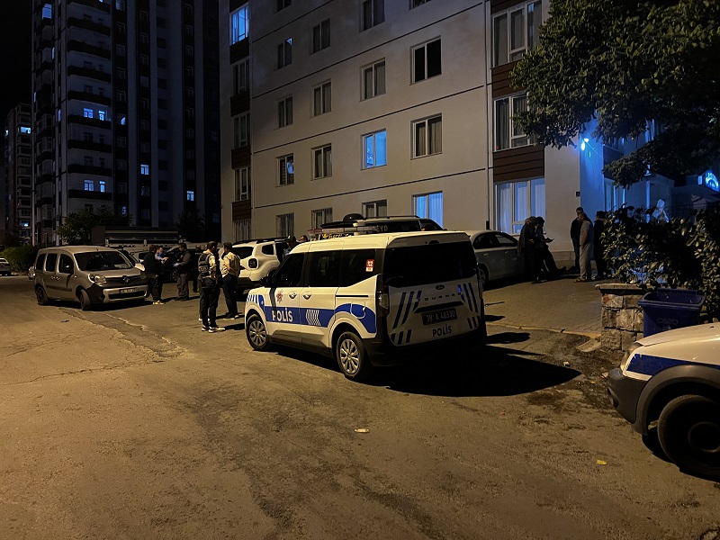Üvey oğlu tarafından bıçaklandı