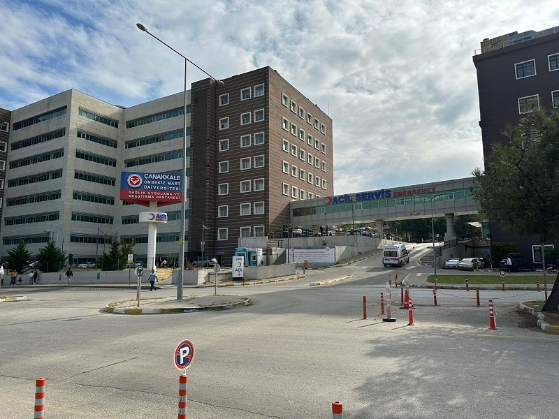 Ayağına basan sınıf arkadaşını dövdü