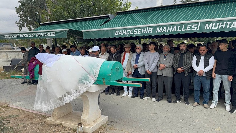 Kazada ölen Menekşe'ye son veda
