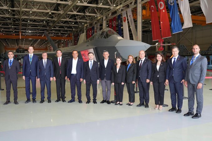 Özgür Özel: KAAN'ın arkasındayız