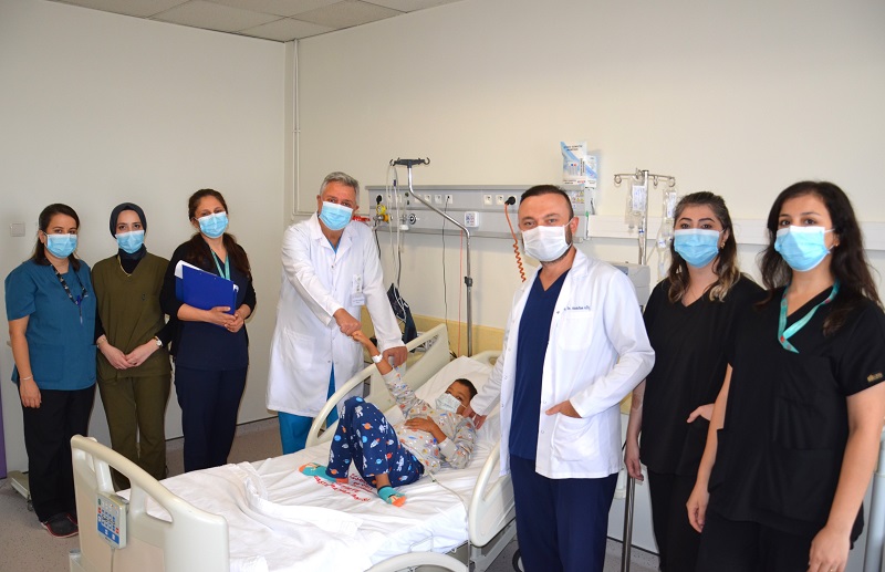 Babasının böbreğiyle hayata tutundu
