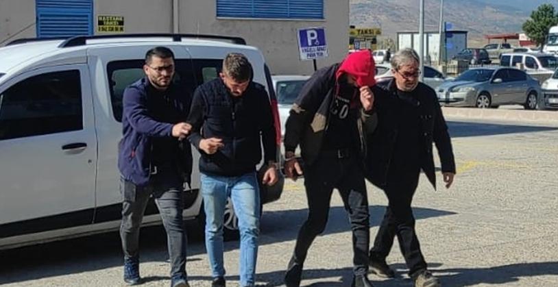 Sanayiye bırakılan aracı çaldılar !