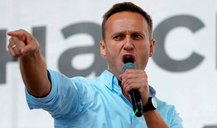 Apple ve Google Navalny'nin uygulamasını kaldırdı