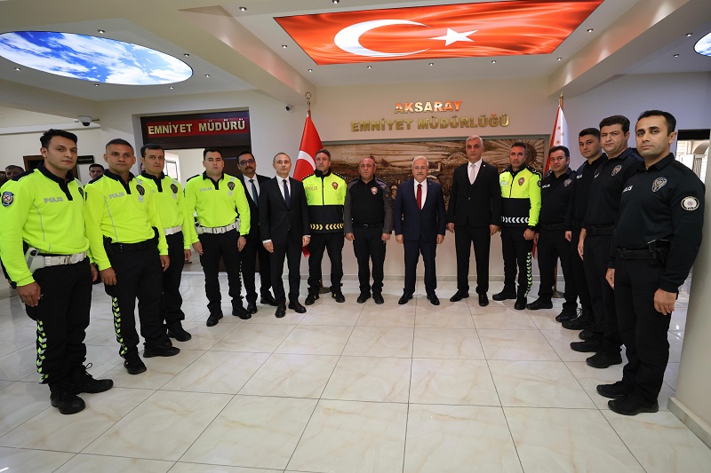 Polislere Aksaray Valisi'nden başarı belgesi