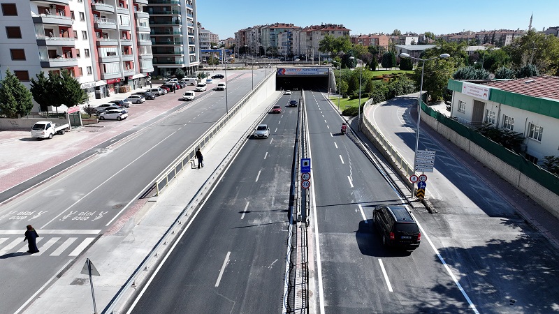 Köprülü kavşakta asfalt çalışmaları tamamlandı