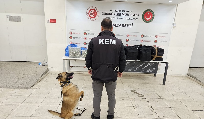Gümrük Kapısı'nda 105 kilo esrar ele geçirildi