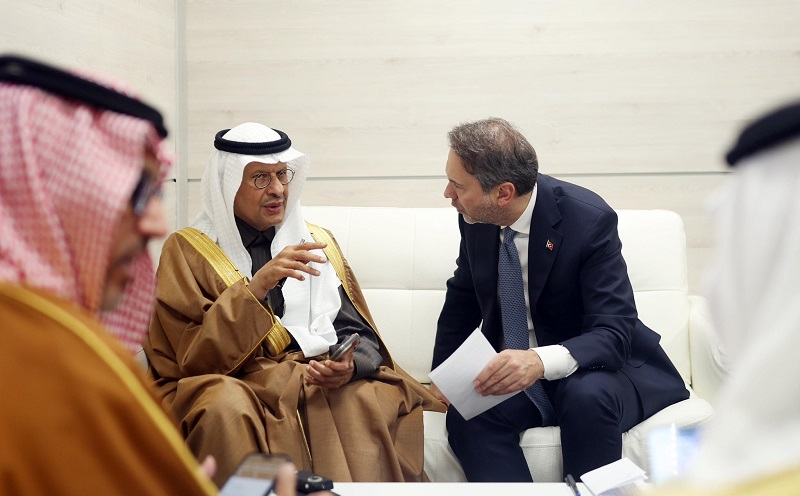 Bakan Bayraktar Suudi Arabistan Enerji Bakanı ile görüştü