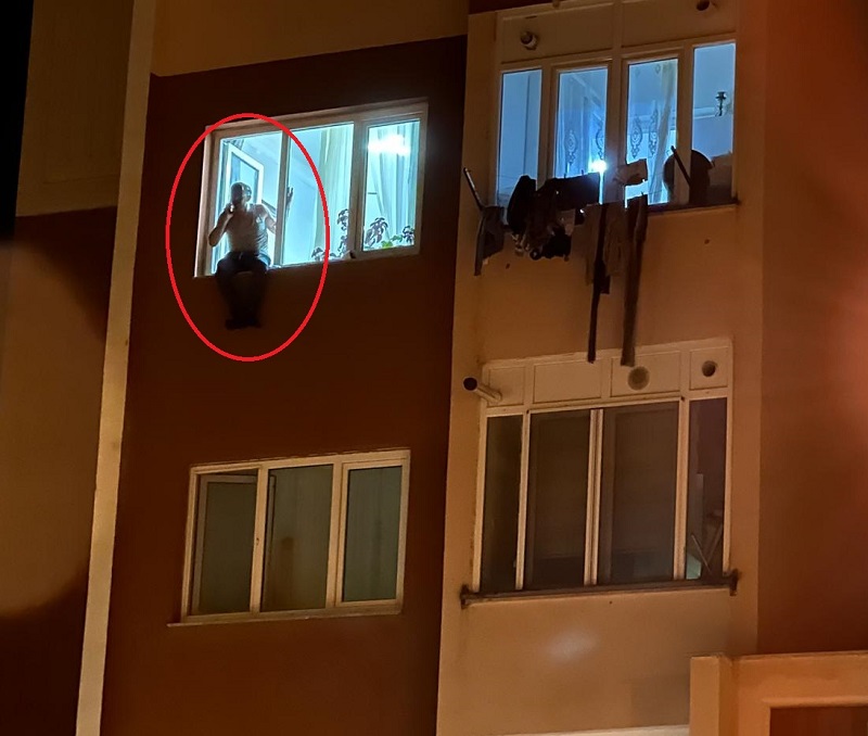 Polis 4 saatte ikna etti