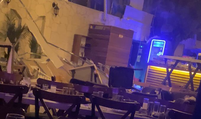 Eğlence mekanının tavanı çöktü: 6 yaralı