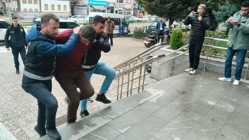 Tartıştığı babasını öldürdü