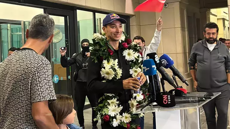 3’üncü kez Dünya Şampiyonu oldu