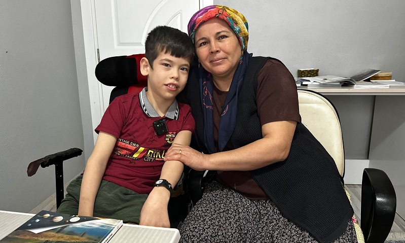 Tek hayali akülü tekerlekli sandalye