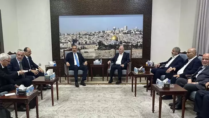 Fidan ve Kalın Doha'da Hamas yetkilileriyle görüştü