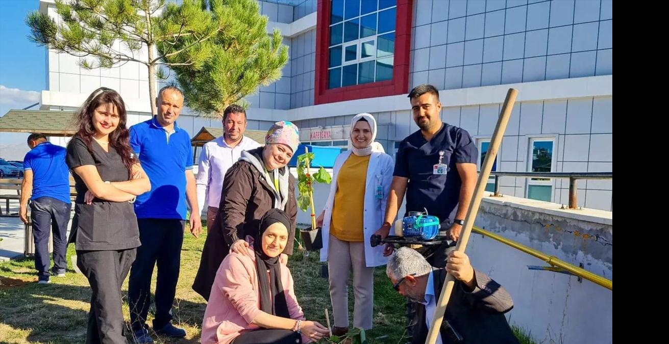 Beyşehir'de fidanlar dikildi