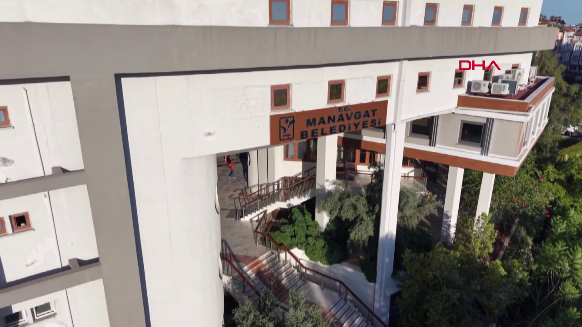 Rüşvet soruşturması 6 ile uzandı