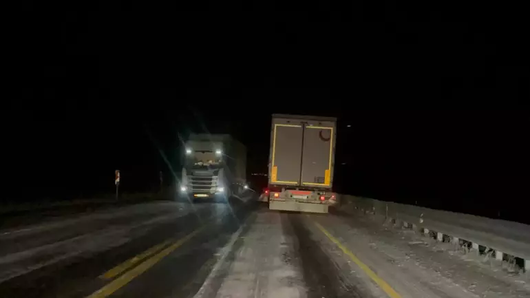 Ilgar geçidinde kar ve tipi