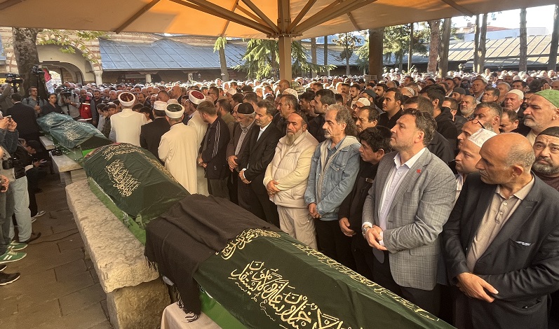 Hayatını kaybedenler toprağa verildi