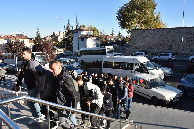 19 ilde 200 kişiyi dolandırmışlar!