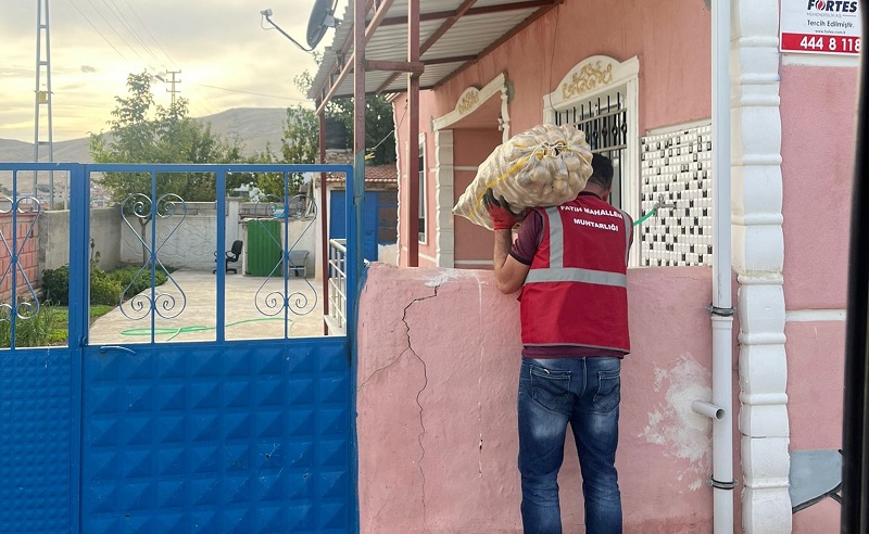 Yunaklı muhtardan yardım projesi