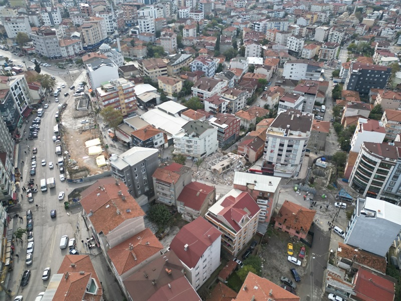 12 bina mühürlendi 45 aile tahliye edildi