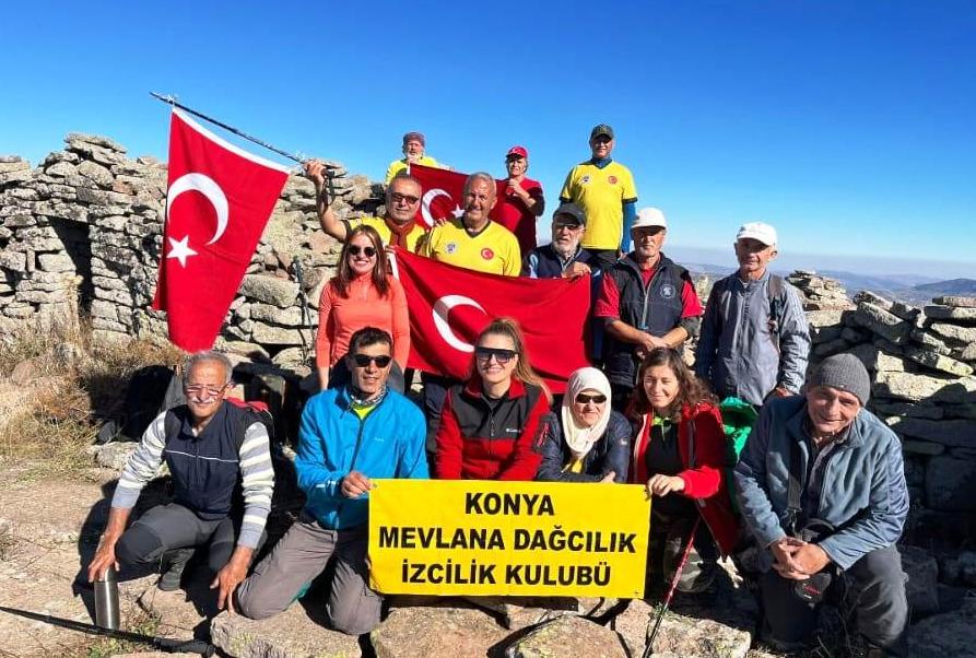 Dağcılar Erenkilit dağında zirve yaptı
