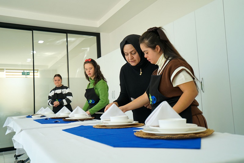 DOSD Meram'da iş hayatına hazırlanıyorlar