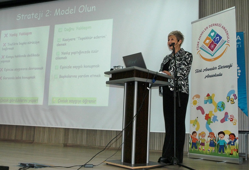 Akran zorbalığı masaya yatırıldı