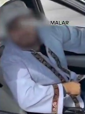 Takke ve cübbe giyip drift attı