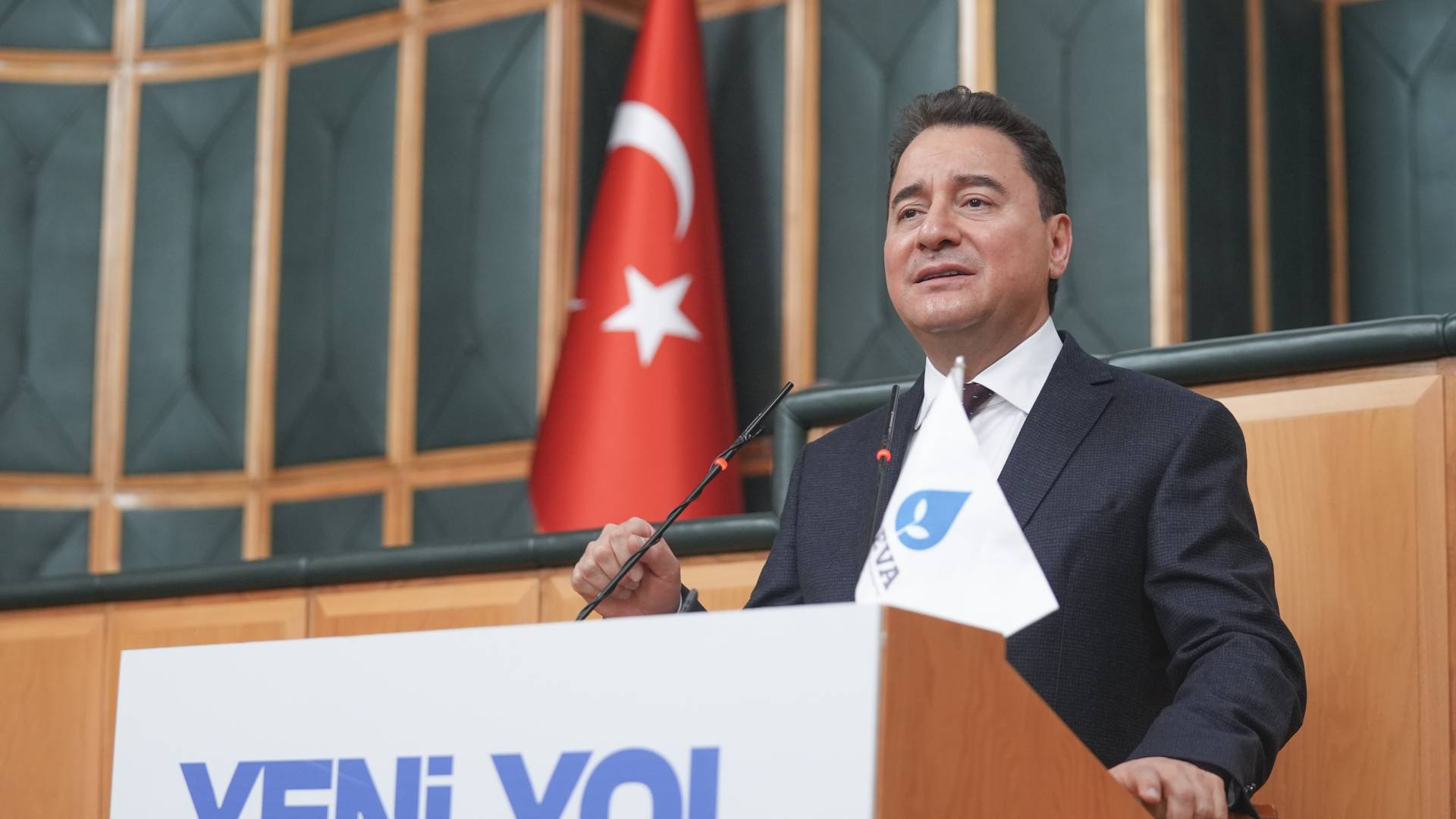 Babacan: Bizim hiçbir partiyle kavgamız yok