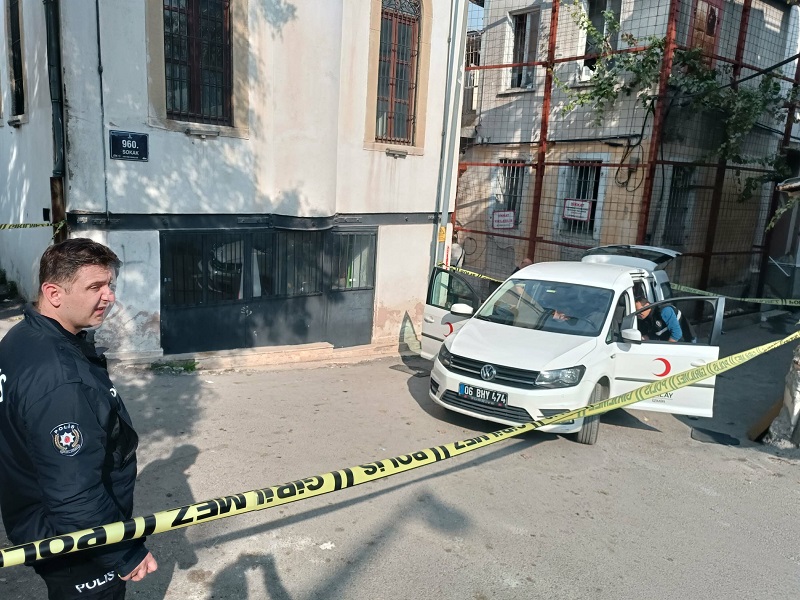 Yemek dağıtan Kızılay çalışanı vuruldu