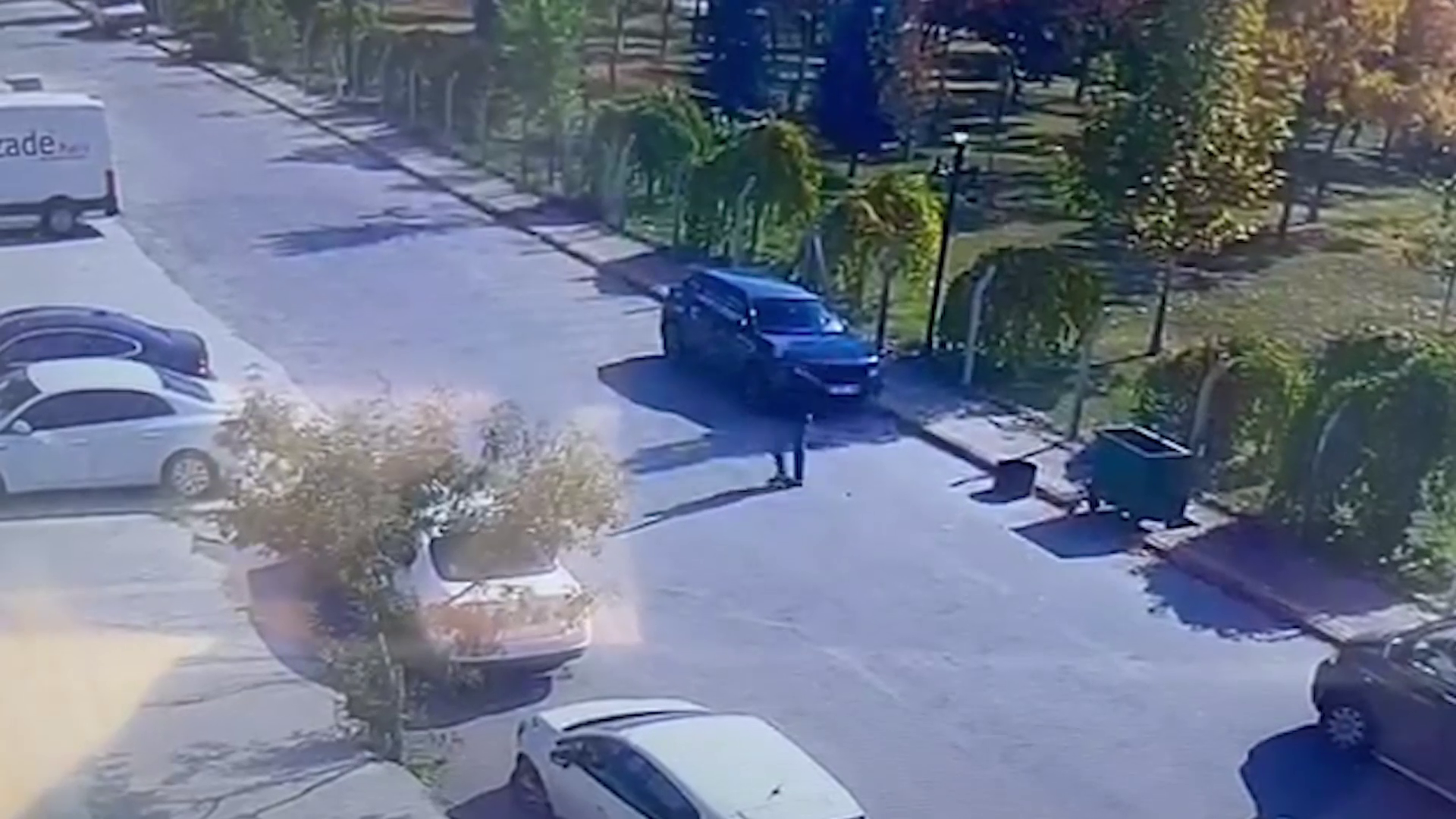 Kameraya el sallayan hırsız yakalandı