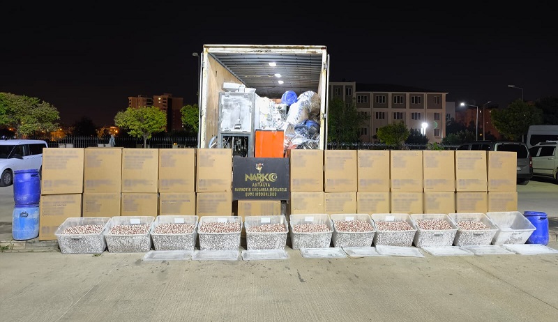 Antalya'da 'rekor' uyuşturucu operasyonu