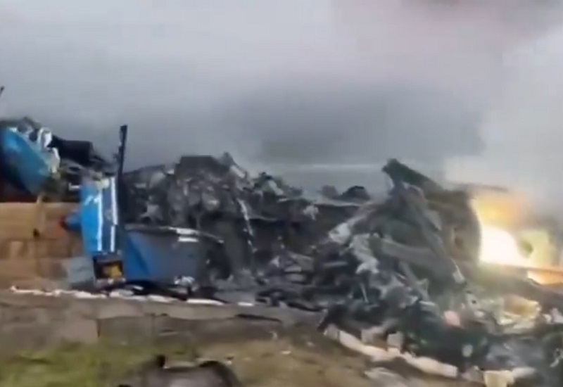 Helikopter evin üzerine düştü: 5 ölü