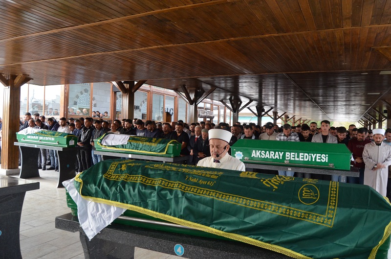 Kazada ölenler toprağa verildi