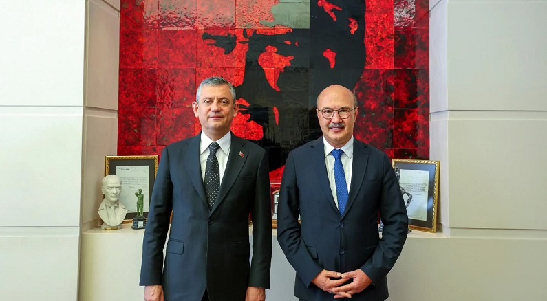 Akşehir Belediye Başkanı Özgür Özel'i ziyaret etti