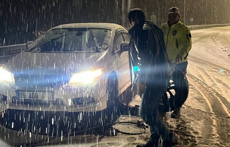 Kar nedeniyle mahsur kalanlar kurtarıldı