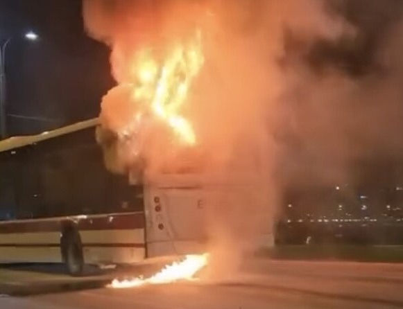 İzmir’de belediye otobüsünde yangın